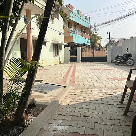Anbu Ramana Guest House Tiruvannāmalai Exterior foto